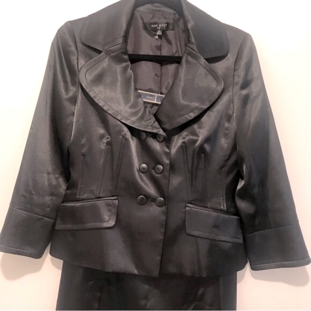 Nine West Women’s Skirt Suit 2pc. Black Double Breast Kick Pleat Size 8P…